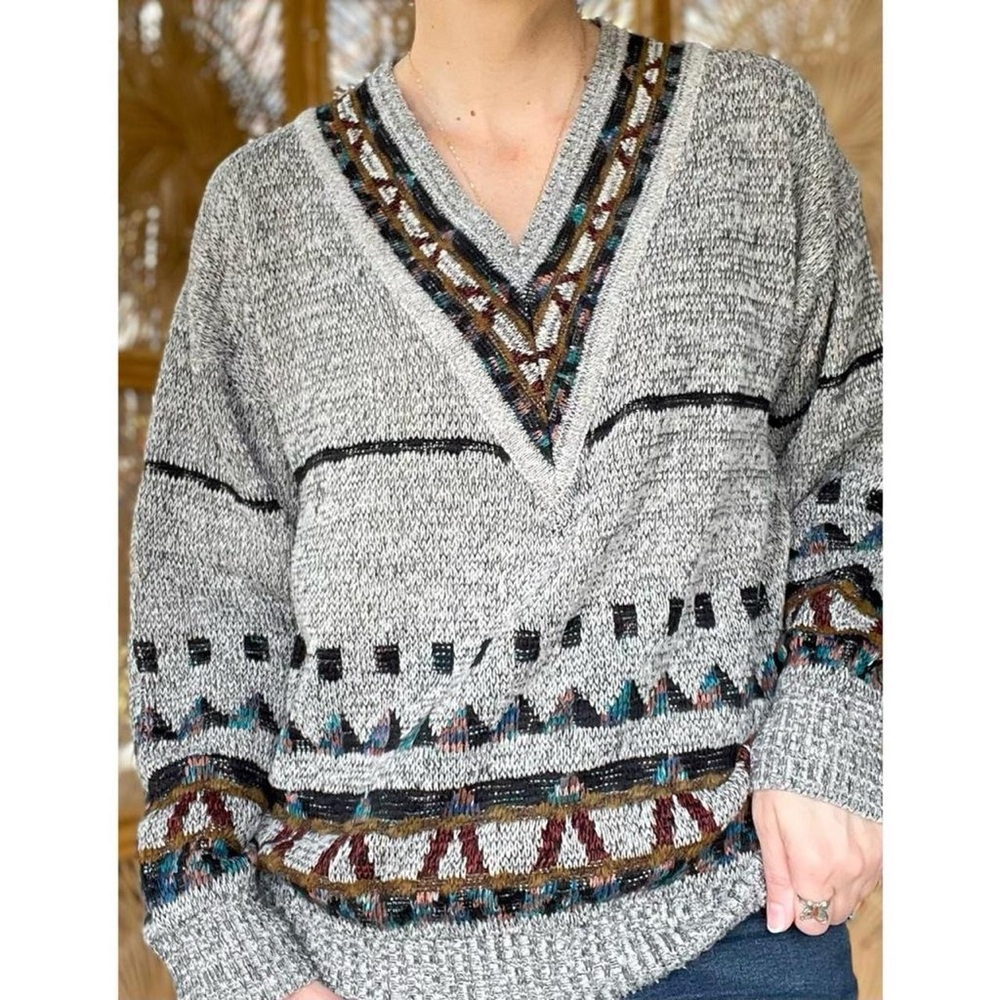 80s 90s Vintage Retro V-Neck Geometric Tribal Knit Tan/Grey Multicolored Sweater